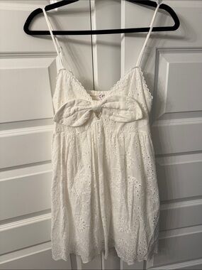 TCEC White Eyelet Bow Sundress Mini with pockets